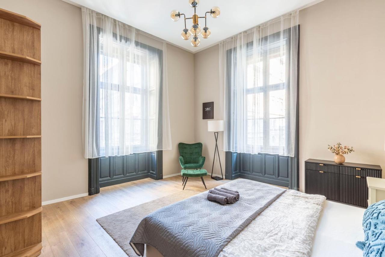 Apartamento Luxurious & Spacious In The Kertesz Street *