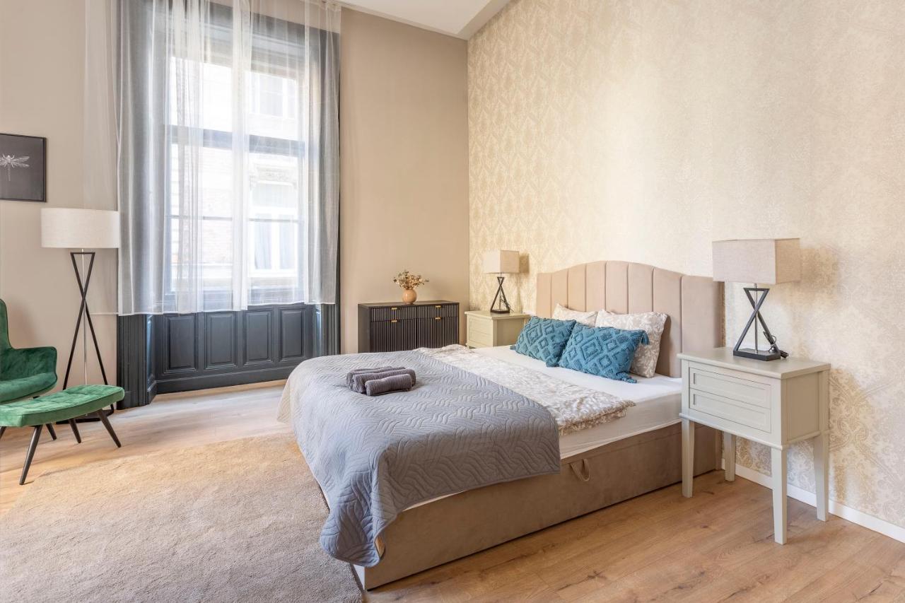 Luxurious & Spacious In The Kertesz Street *