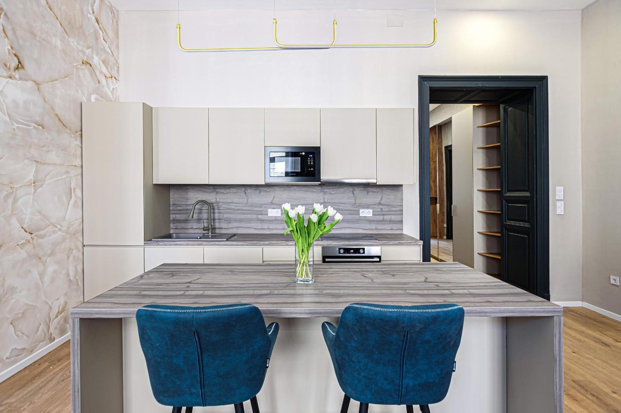 Luxurious & Spacious In The Kertesz Street * Budapest