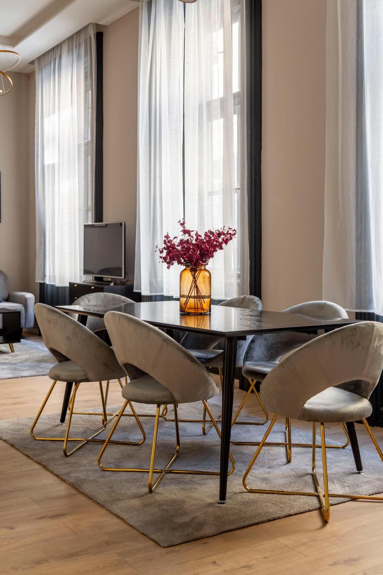 Apartamento Luxurious & Spacious In The Kertesz Street