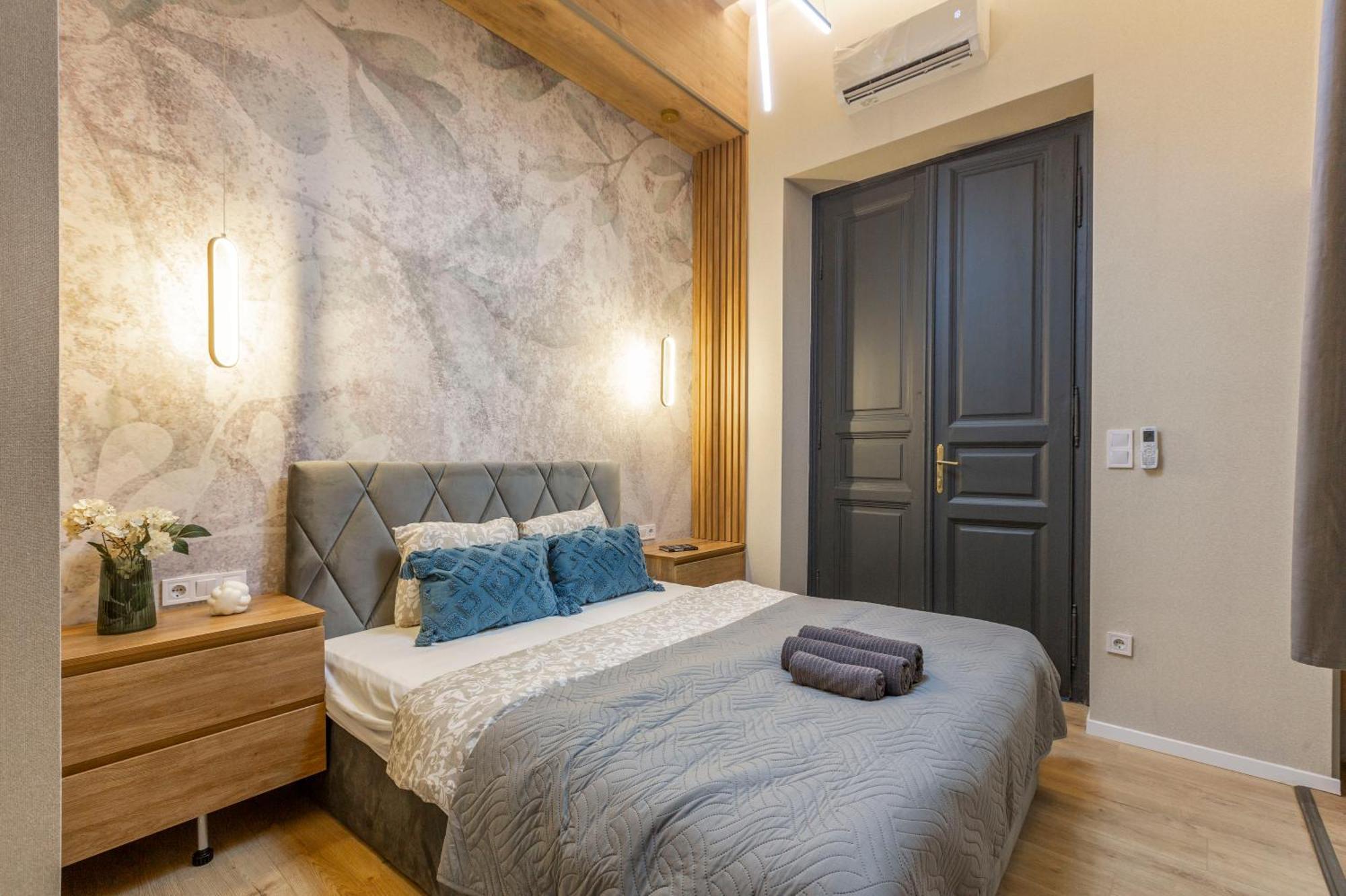 Luxurious & Spacious In The Kertesz Street Budapest