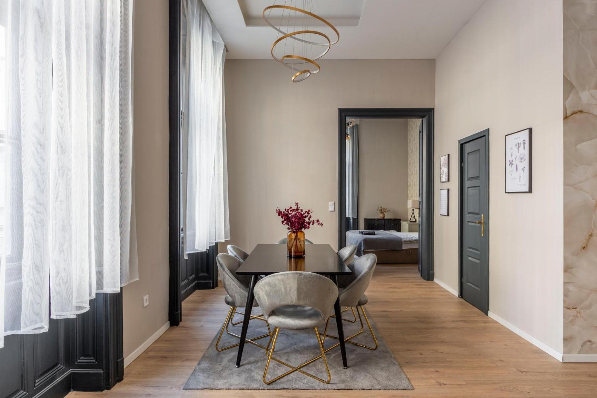 Luxurious & Spacious In The Kertesz Street Apartamento