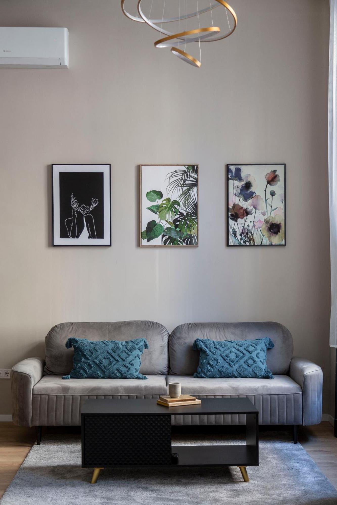 Luxurious & Spacious In The Kertesz Street Budapest